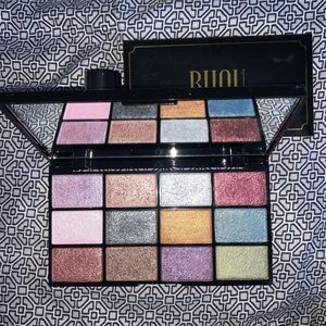 NYX Makeup - NYX eyeshadow palette + loose pigment + lashes NYX Makeup - NYX eyeshadow palette + loose pigment + lashes
